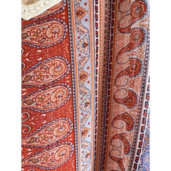 "Miss Me"Lace & Paisley Sleeveless V Back sheer top. Sz XS Red/Blue/Coral - Picture 3 of 11